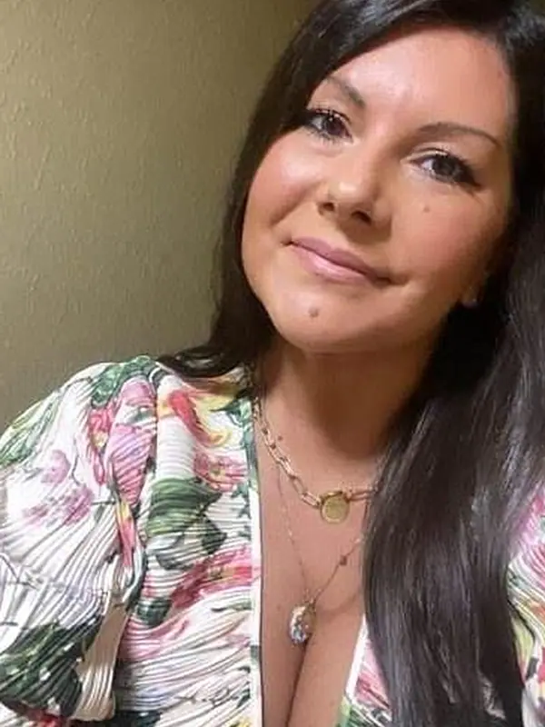 Lyna, 22 ans, rencontre libertine à Aix-en-Provence