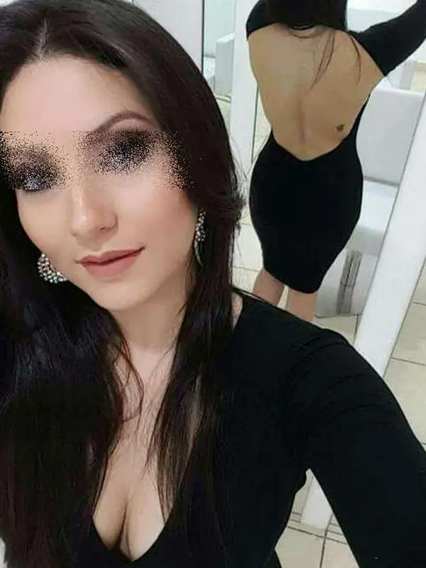 Coralie, 42 ans, rencontre libertine à Pau