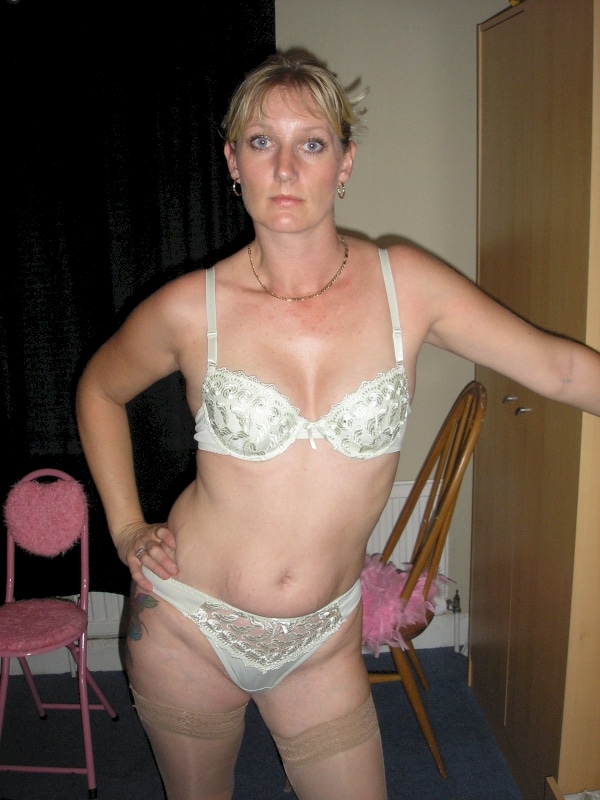Coquine soumise pour gars qui aime soumettre assez souvent libre