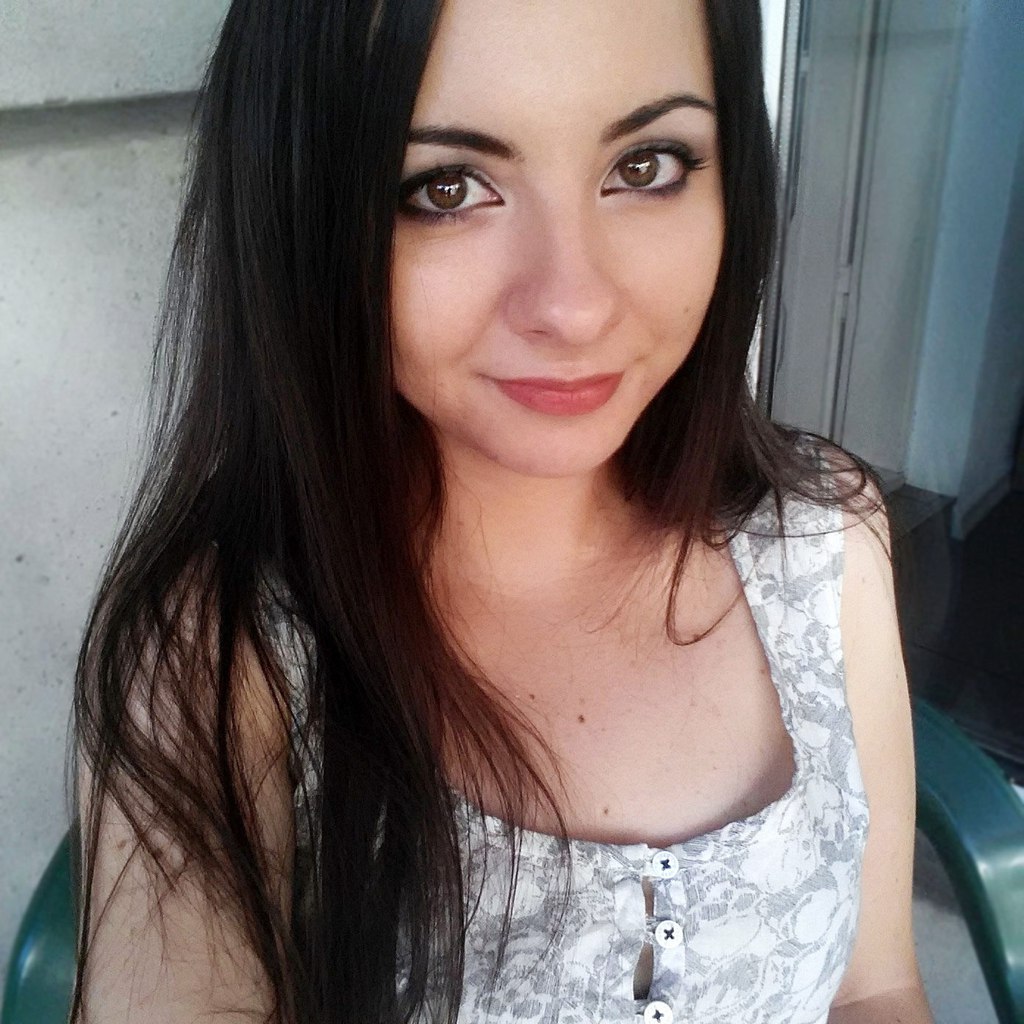 Femme séparée qui souhaite du réel