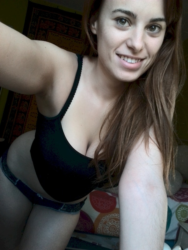 jeune libertine autoritaire pour coquin qui aime la soumission