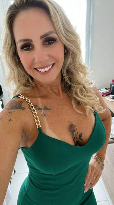 femme coquine - Marseille - Tatouée à Marseille, 35 ans, envie de coquinerie sans prise de tête