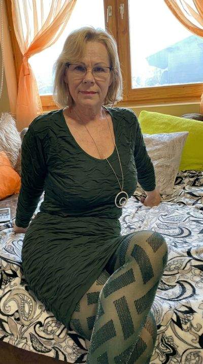 femme coquine - Annecy - Maman d&rsquo;Annecy en quête de conversations coquines avec un homme discret