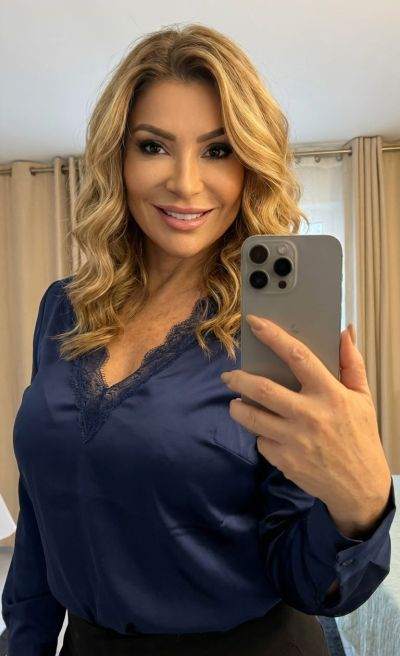 femme coquine - Schœlcher - Piercée et sans tabou à Schœlcher, tu vas craquer en me chattant