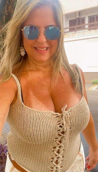 femme coquine - Auxerre - Envie de discuter avec une collègue coquine d&rsquo;Auxerre qui ne demande qu&rsquo;à dialoguer?