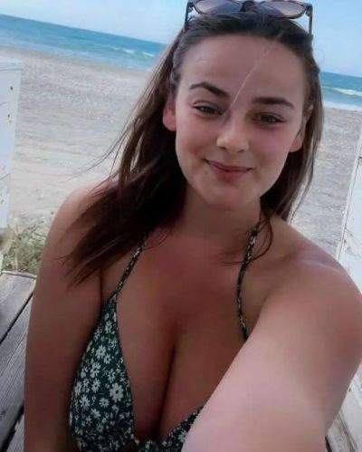 femme coquine - Mana - À Mana, cette gourmande effrontée te tend un piège délicieux