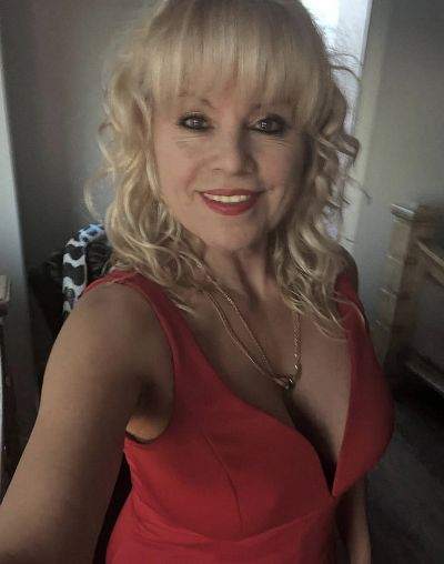 femme coquine - Évreux - Cherchez-vous une femme mature BBW sensuelle à Évreux pour des échanges coquins?