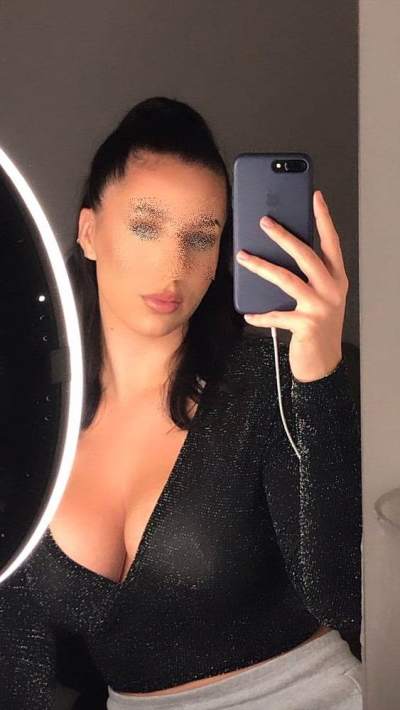 femme coquine - Rivière-Salée - Infirmière à Rivière-Salée, j&rsquo;étouffe sous le costume de fille sage